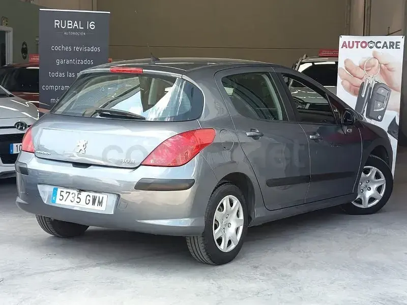 Usado Peugeot 308 120 CV (88 kW) 2010 Gris / plata Berlina
