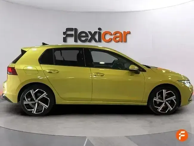 Begagnad VW Golf VII Advance 150 HK (110 kW) 2020 Gul