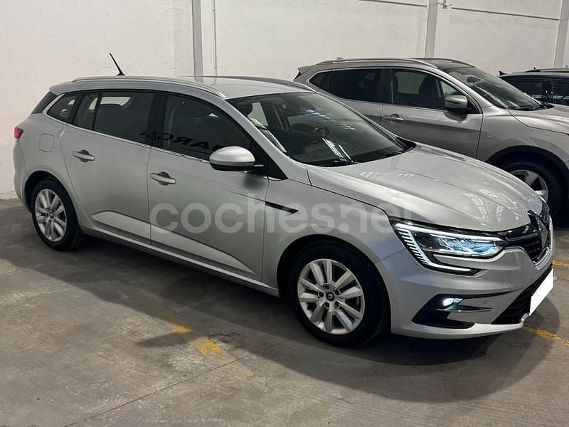 Usado Renault Mégane IV Business 160 CV (117 kW) 2021 Gris / plata Familiar