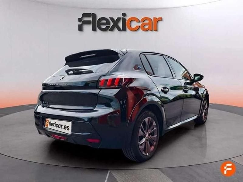 Usado Peugeot e-208 Active 100 kW (136 CV) 2023 Negro Utilitario