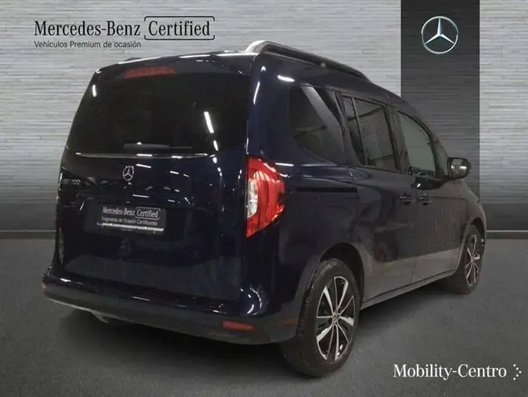 Usado Mercedes EQT200 2025 Azul Monovolumen
