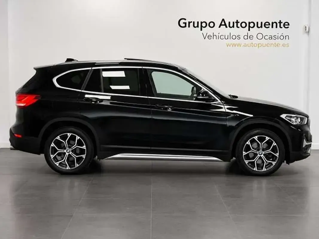 Usado BMW X1 Comfort Edition 150 CV (110 kW) 2022 Negro SUV