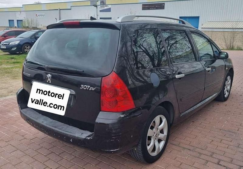 Usado Peugeot 307 109 CV (80 kW) 2007 Negro Familiar