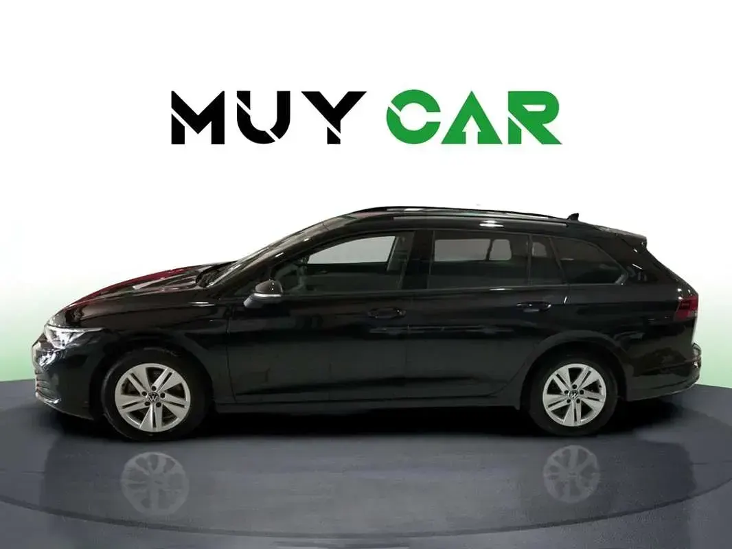 Usado VW Golf VIII Life 116 CV (85 kW) 2022 Negro Familiar