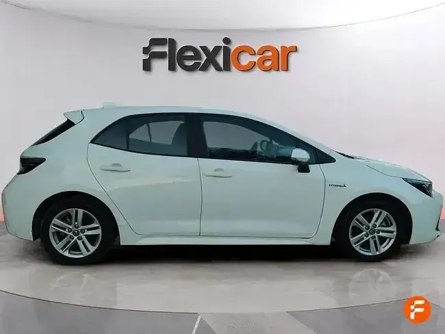 Usado Toyota Corolla Active 122 CV (89 kW) 2020 Blanco Berlina