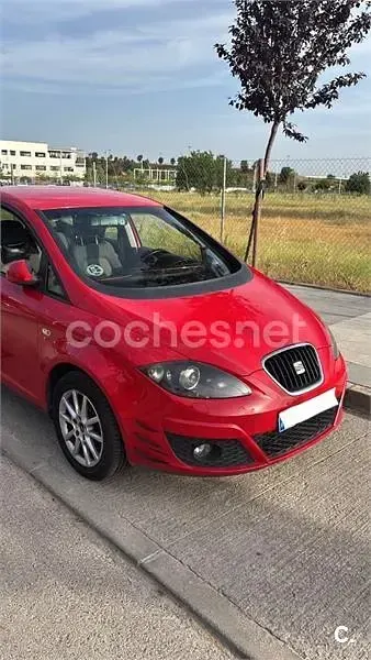 Usado Seat Altea Style 140 CV (102 kW) 2010 Rojo Monovolumen