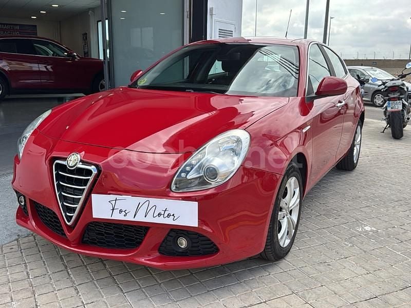 Rojo Usado 2014 Alfa Romeo Giulietta Distinctive Utilitario | 8490 € (Buen precio) - Imagen 1/4