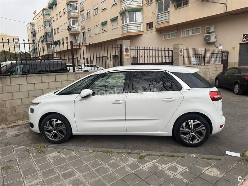 Usado Citroën C4 Picasso Feel 130 CV (95 kW) 2016 Blanco Monovolumen