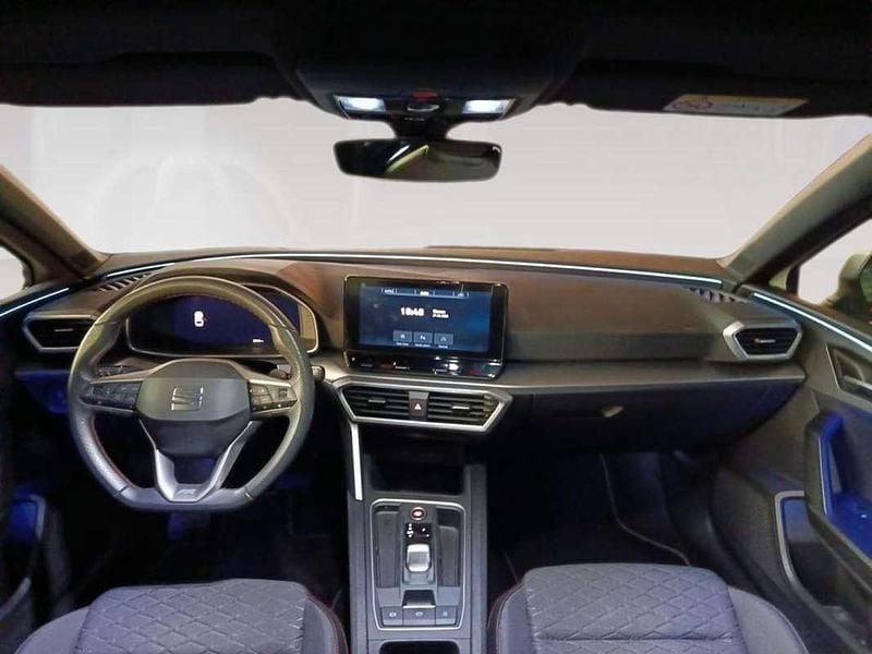 Usado Seat Leon FR 150 CV (110 kW) 2022 Blanco Familiar