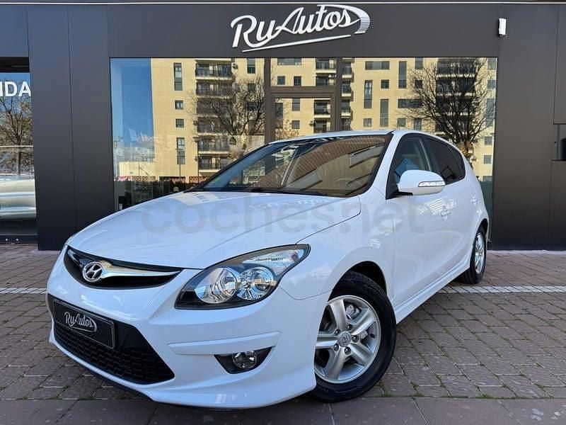 Usado Hyundai i30 Comfort 90 CV (66 kW) 2010 Blanco Berlina