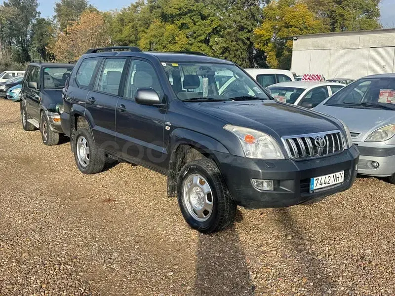 Usado Toyota Land Cruiser 173 CV (127 kW) 2007 Gris / plata SUV