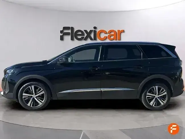 Usado Peugeot 5008 Allure 130 CV (95 kW) 2024 Negro SUV