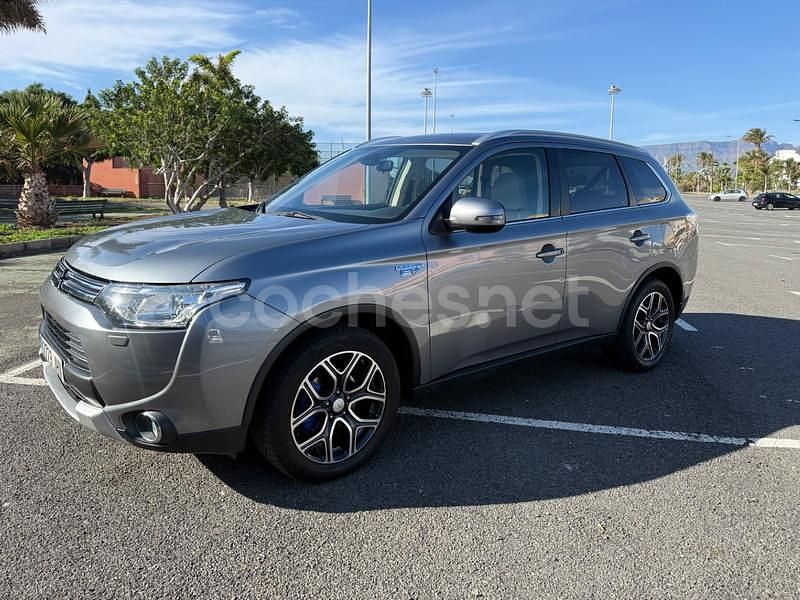 Gris / plata Usado 2015 Mitsubishi Outlander P-HEV SUV | 12.990 € (Super precio) - Imagen 1/4