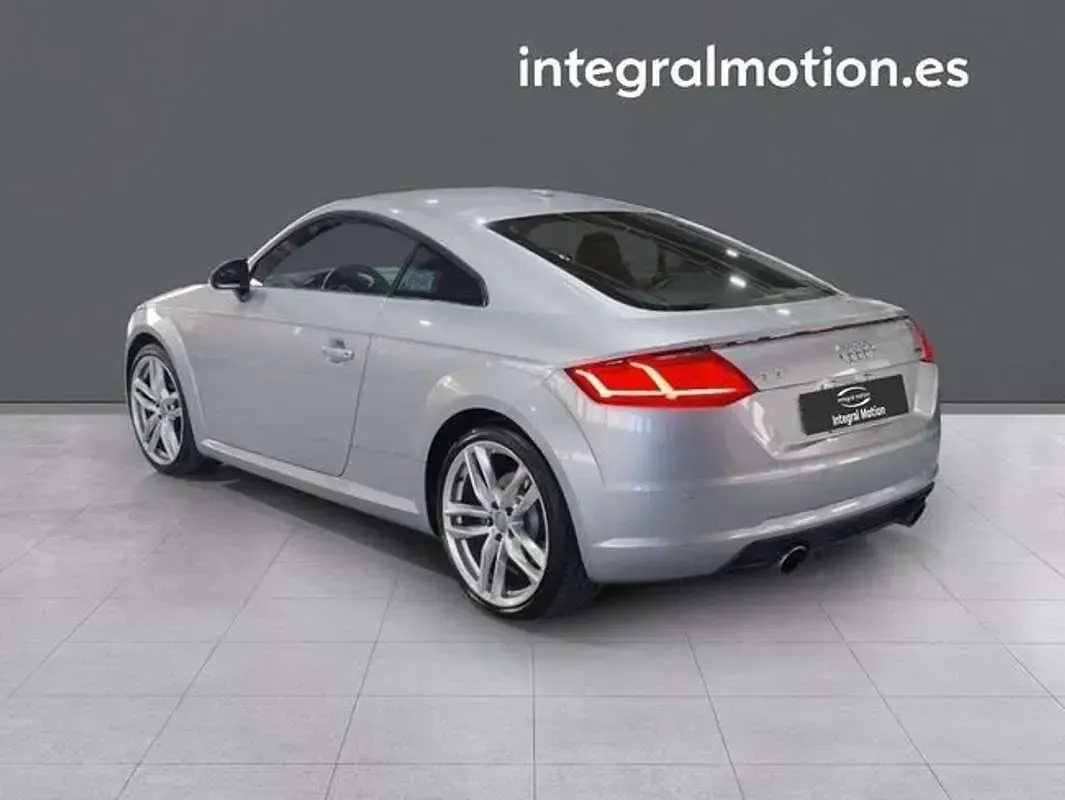 Usado Audi TT Business 230 CV (169 kW) 2018 Gris Coupe
