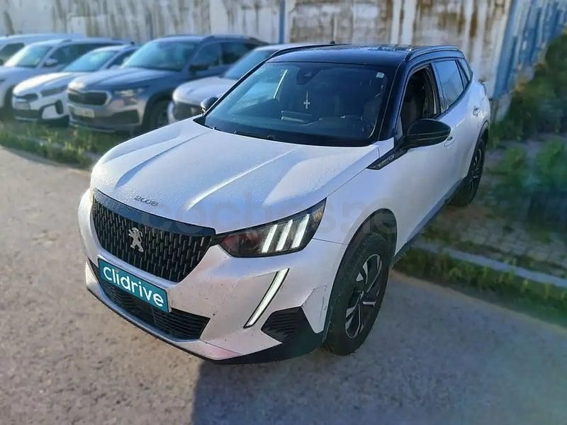 Usado Peugeot 2008 GT 130 CV (95 kW) 2022 Blanco SUV