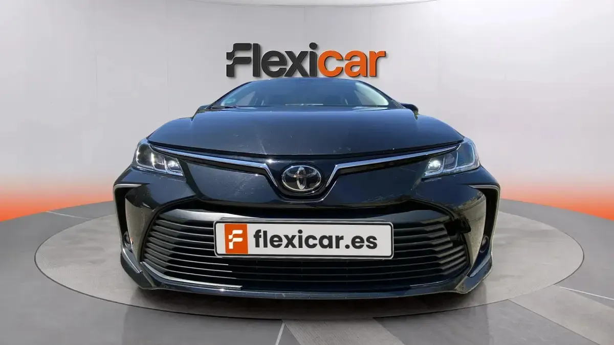 Usado Toyota Corolla 125 CV (91 kW) 2022 Negro Berlina