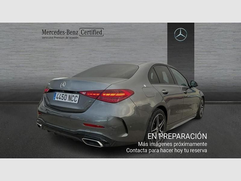 Usado Mercedes C220 AMG line 200 CV (147 kW) 2025 Gris selenita (metalizado) Berlina