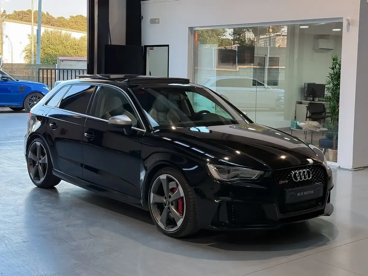 Usado Audi RS3 367 CV (269 kW) 2016 Negro Berlina