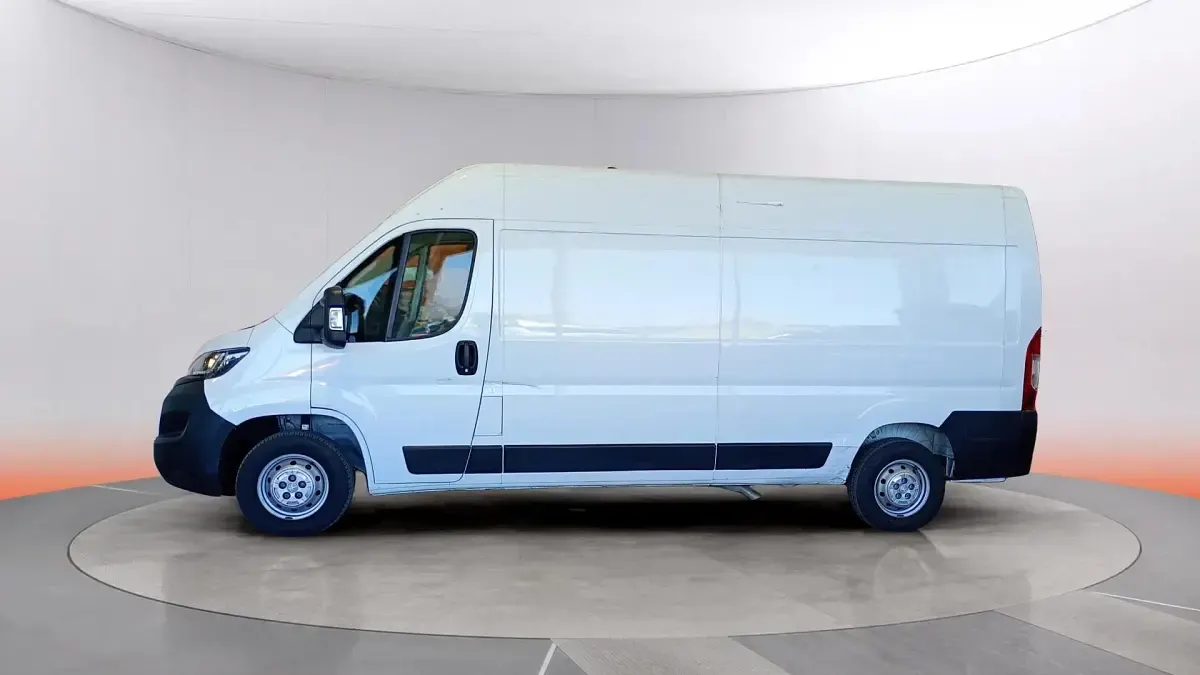 Usado Peugeot Boxer 140 CV (102 kW) 2024 Blanco Van