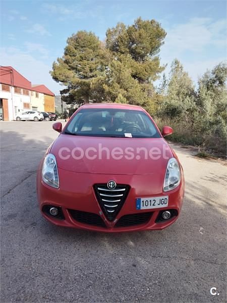 Usado Alfa Romeo Giulietta Sprint 105 CV (77 kW) 2015 Rojo Utilitario