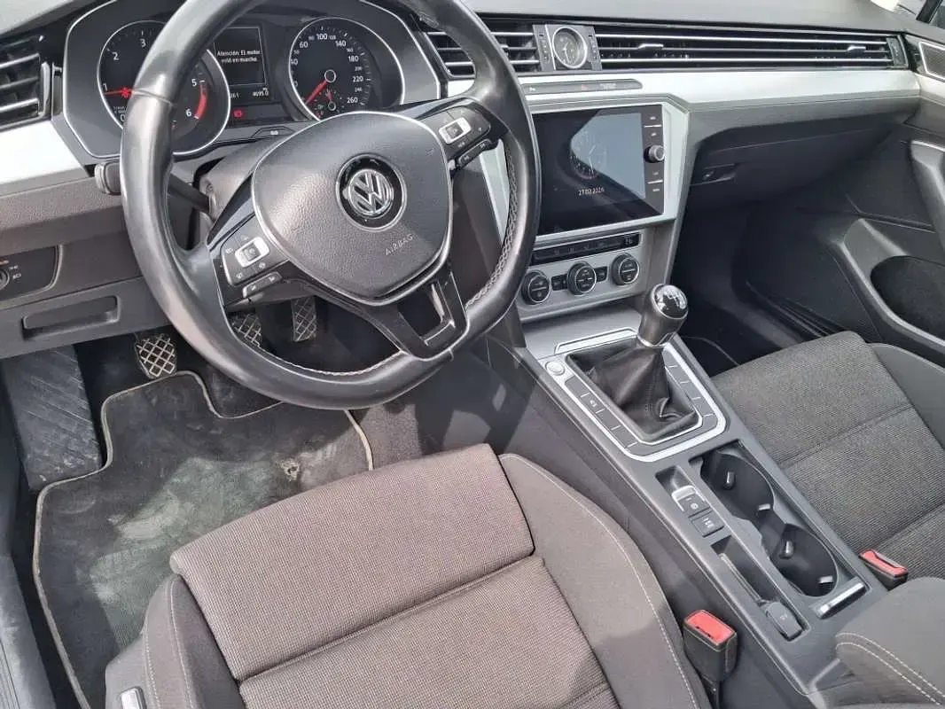 Usado VW Passat Exclusive 150 CV (110 kW) 2019 Gris Familiar