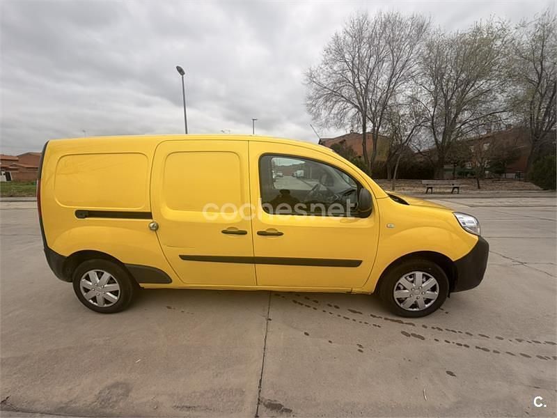 Usado Renault Kangoo 95 CV (69 kW) 2022 Amarillo Monovolumen