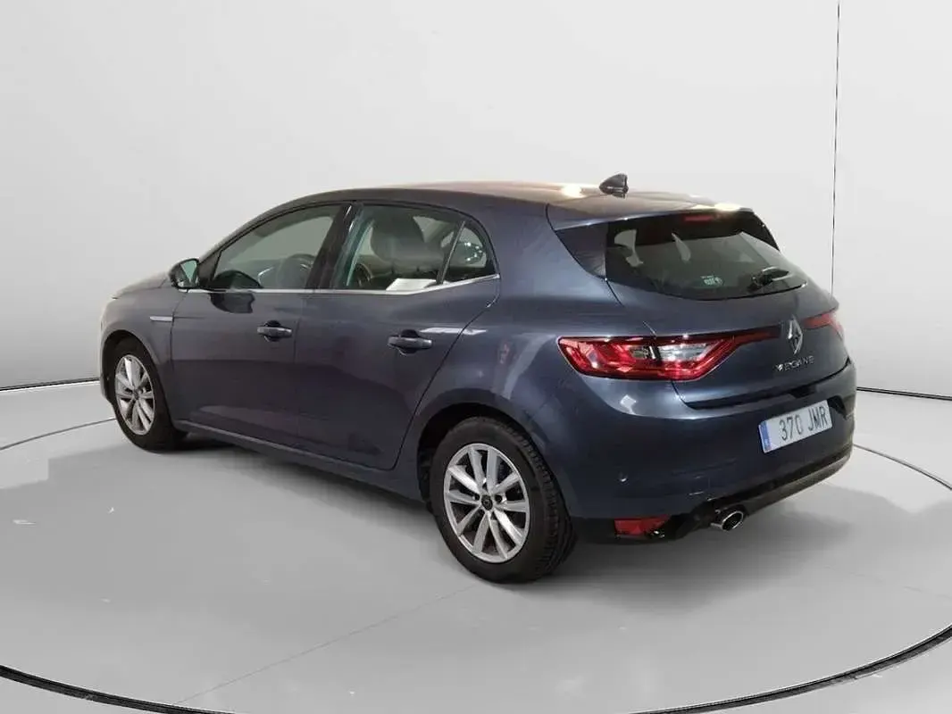 Usado Renault Mégane III Zen 132 CV (97 kW) 2016 Gris Utilitario