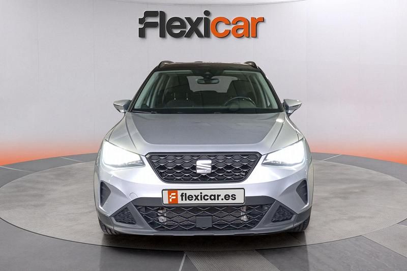 Usado Seat Arona Style 110 CV (80 kW) 2022 Gris SUV