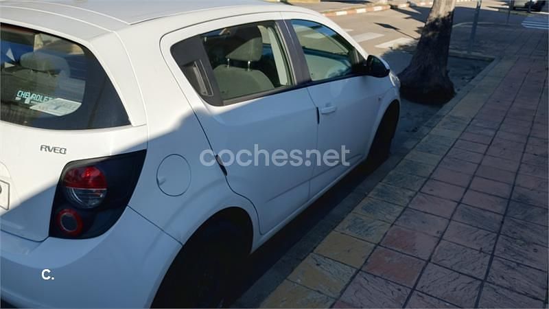 Usado Chevrolet Aveo LT 75 CV (55 kW) 2013 Blanco Berlina