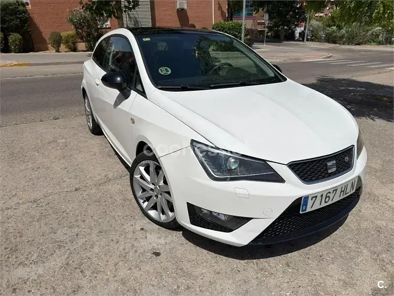 Usado Seat Ibiza SC FR 143 CV (105 kW) 2012 Blanco Utilitario