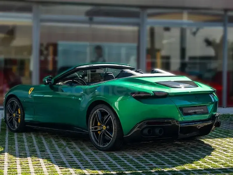 Usado Ferrari Roma 620 CV (456 kW) 2023 Verde Descapotable