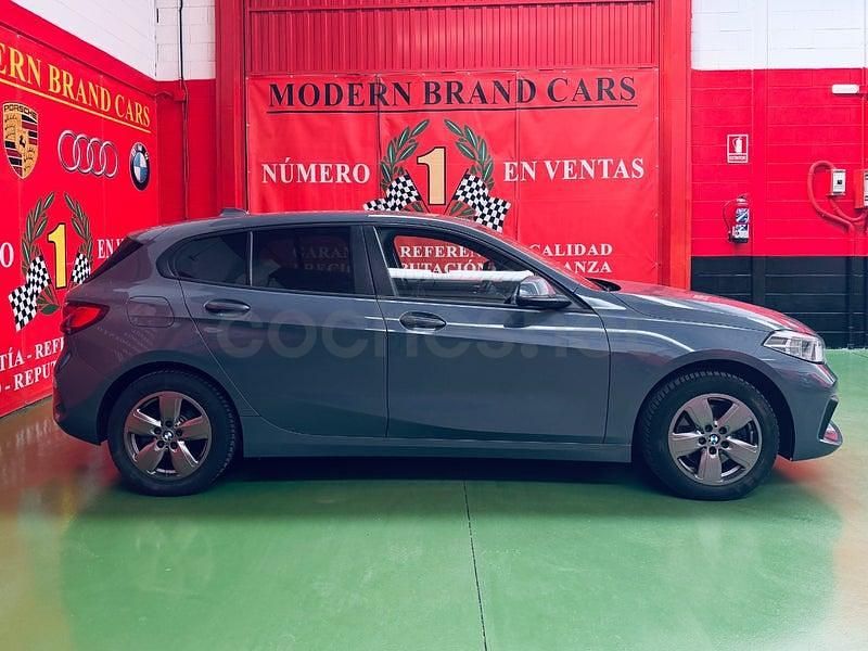 Usado BMW 116 Comfort Edition 116 CV (85 kW) 2021 Gris / plata Utilitario