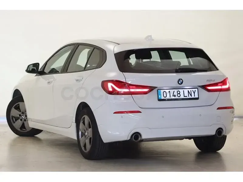 Usado BMW 118 Comfort Edition 150 CV (110 kW) 2022 Blanco Utilitario