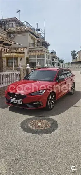 Usado Seat Leon FR 204 CV (150 kW) 2021 Rojo Familiar