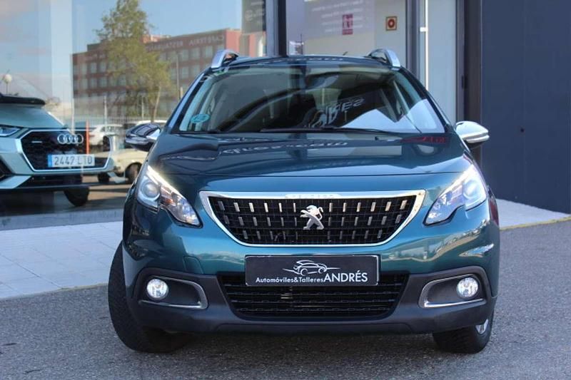 Usado Peugeot 2008 Style 82 CV (60 kW) 2019 Azul SUV