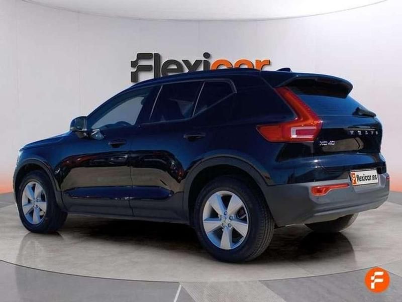 Usado Volvo XC40 Momentum 156 CV (114 kW) 2018 Negro SUV