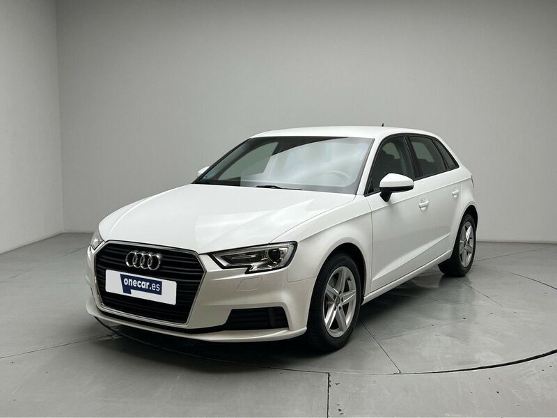 Blanco negro Usado 2019 Audi A3 Sportback Attraction Berlina | 23.990 € (Caro) - Imagen 1/4