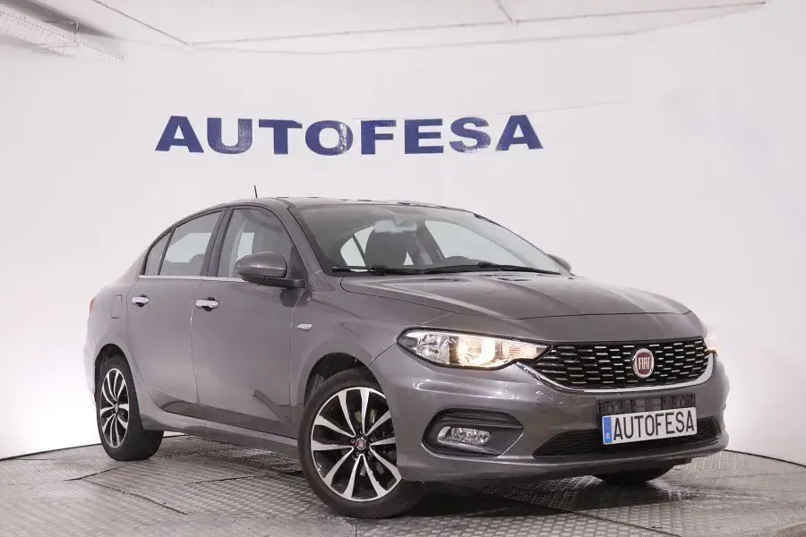 Usado Fiat Tipo Easy 95 CV (69 kW) 2016 Gris titanio Berlina
