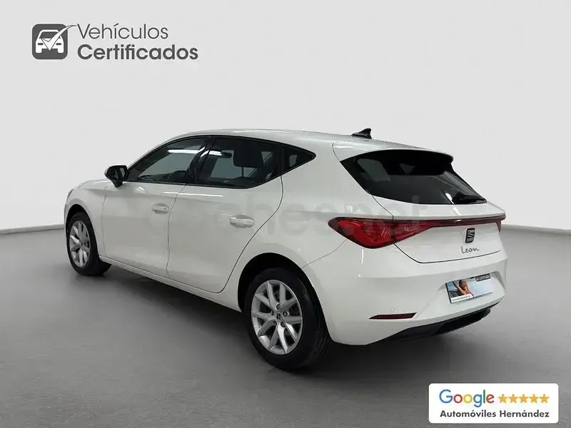 Usado Seat Leon Style 115 CV (84 kW) 2021 Blanco Berlina