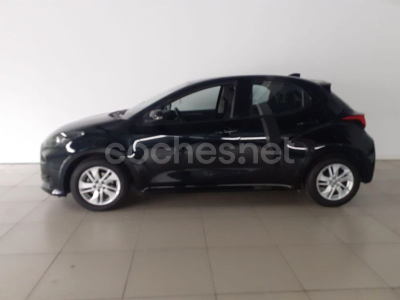 Negro Usado 2024 Toyota Yaris Berlina | 18.760 € (Precio justo) - Imagen 1/4