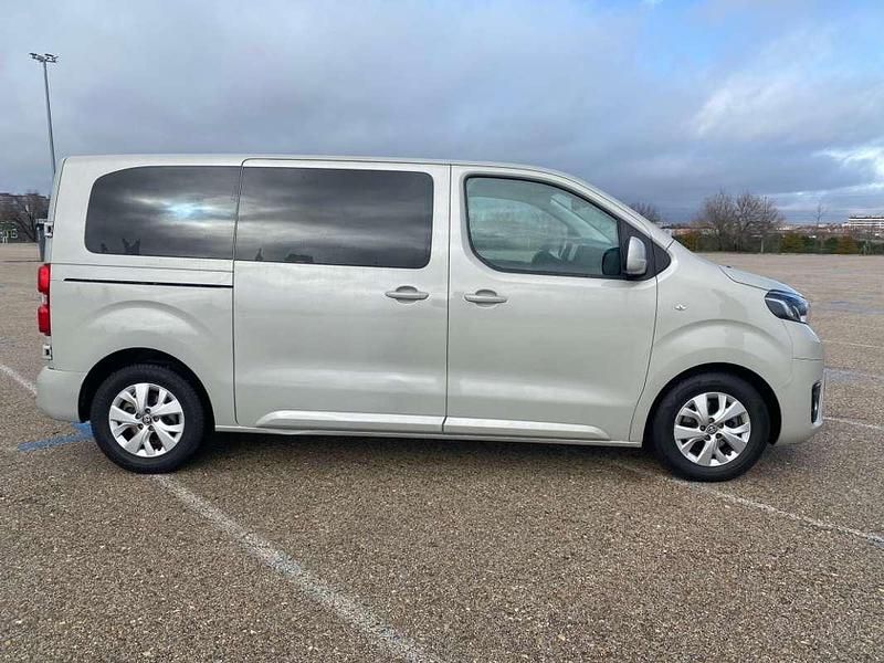 Usado Toyota Proace 120 CV (88 kW) 2022 Gris Monovolumen