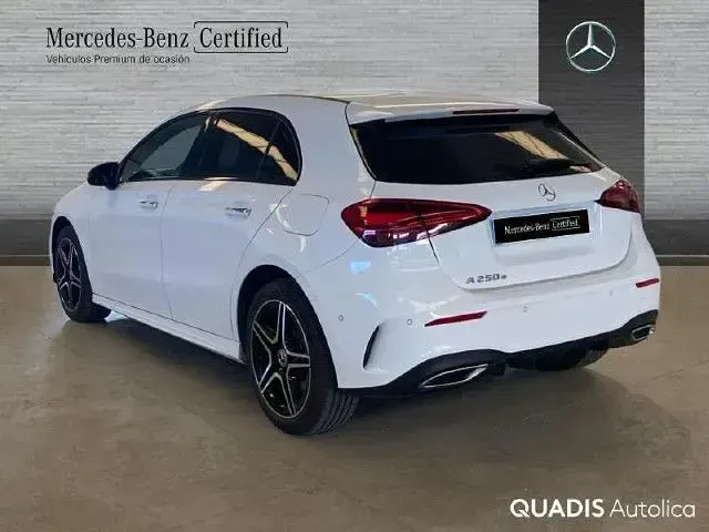 Usado Mercedes A250 218 CV (160 kW) 2025 Blanco polar