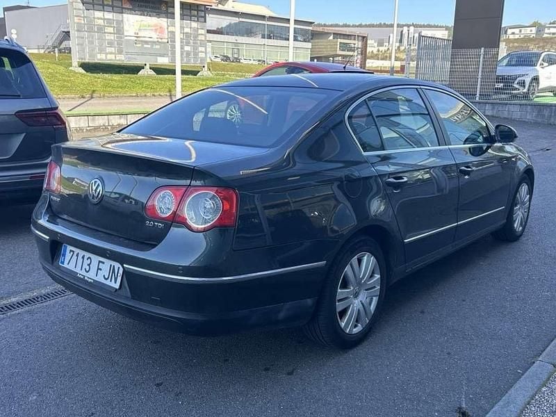 Usado VW Passat Highline 140 CV (102 kW) 2007 Negro Berlina
