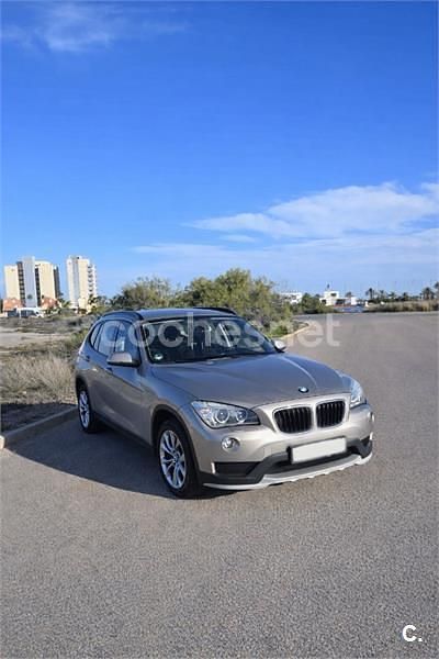 Gris / plata Usado 2014 BMW X1 Comfort Edition SUV | 10.900 € (Precio justo) - Imagen 1/4