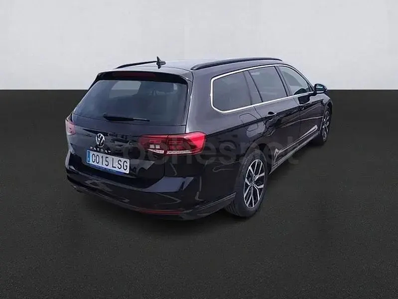 Usado VW Passat Executive 150 CV (110 kW) 2021 Negro Familiar