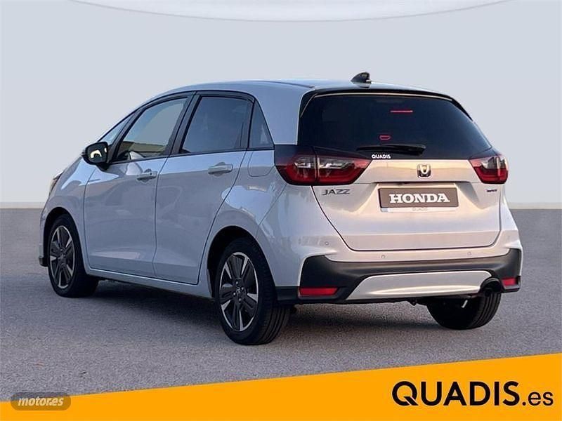 Usado Honda Jazz Advance 122 CV (89 kW) 2024 Plateado Utilitario