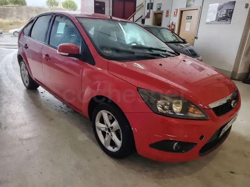 Usado Ford Focus Trend 115 CV (84 kW) 2008 Rojo Berlina