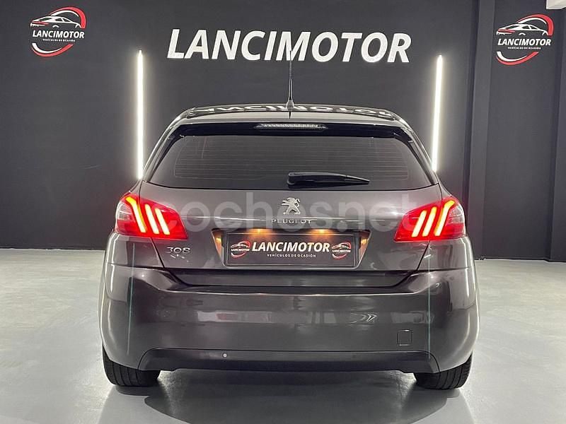 Usado Peugeot 308 Allure 110 CV (80 kW) 2020 Negro Berlina