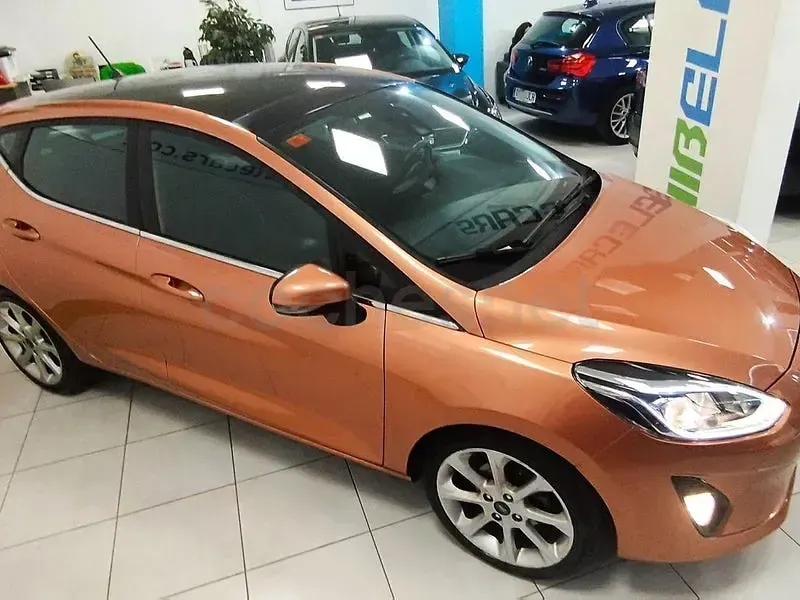 Usado Ford Fiesta Vignale 85 CV (62 kW) 2017 Beige Utilitario