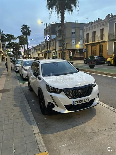 Usado Peugeot 2008 Active 130 CV (95 kW) 2022 Blanco SUV